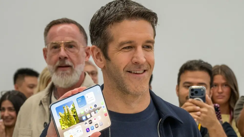 iPhone Duo John Ternus